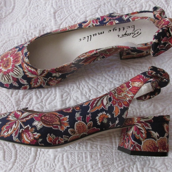 BETTYE MUELLER FLOWER FLORAL SLINGBACK SHOES 6.5 - Picture 1 of 7